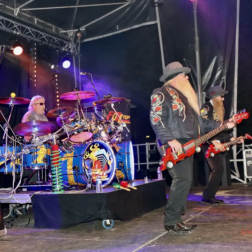 Fuzz Top en concert au Motors et Blues à Dax en juillet 2024.