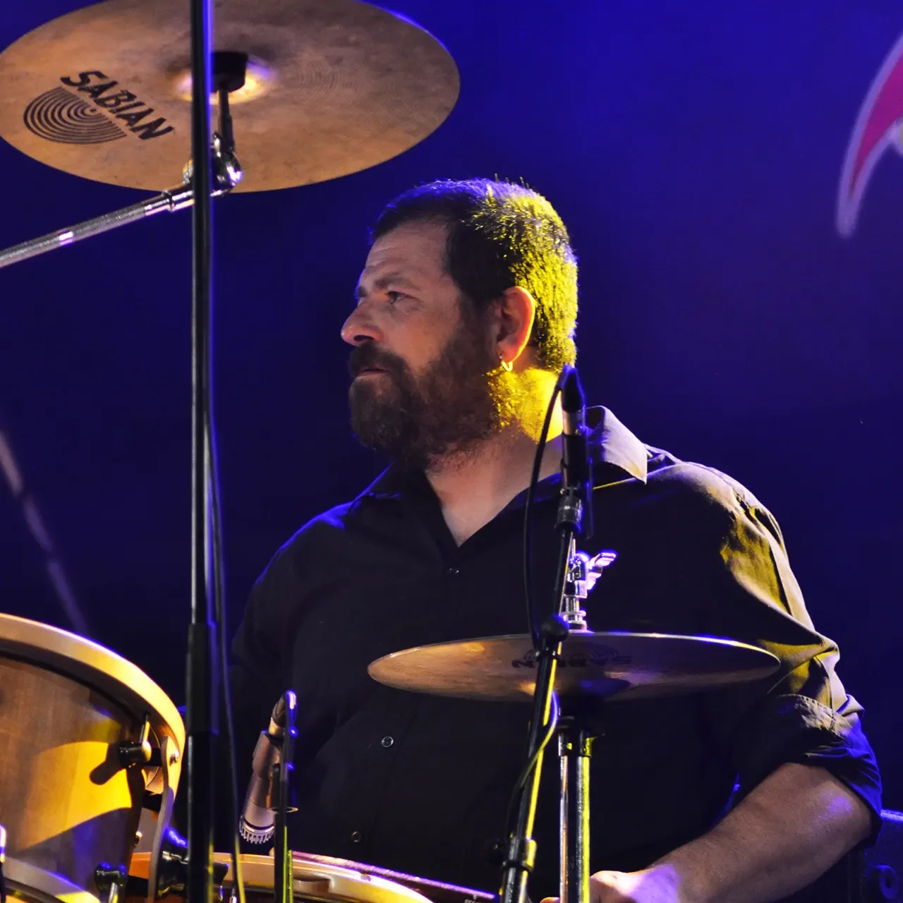 Nicolas Ubico à la batterie, co-président du Dax Motors n' Blues Festival.