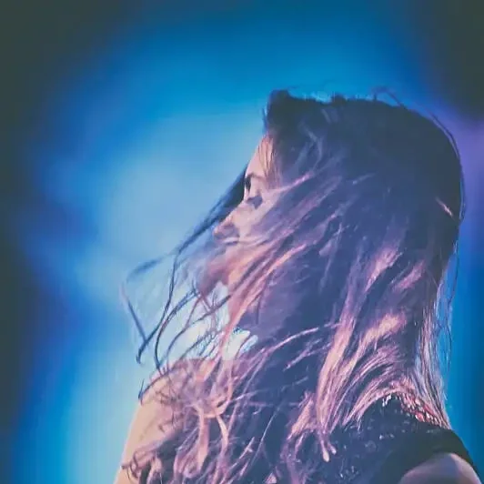 Laura Cox est une guitariste, chanteuse et compositrice franco-anglaise de rock.