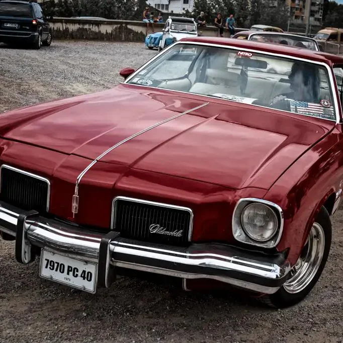 Belle américaine au Festival Motors n' Blues 2015.