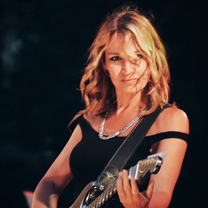 Ana Popovic en concert au Motors n' Blues le 5 juillet 2024.