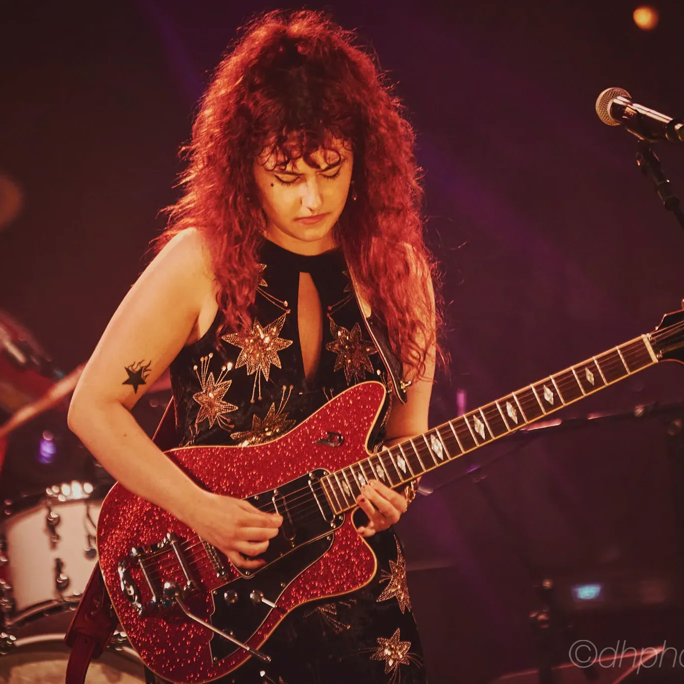 Alyssa Galvan en concert au Motors and Blues le 5 juillet 2024.