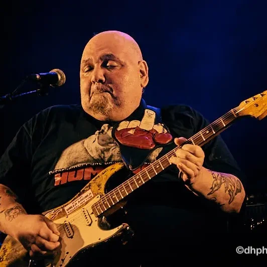 Popa Chubby en concert au Festival Motors n' Blues 2017.