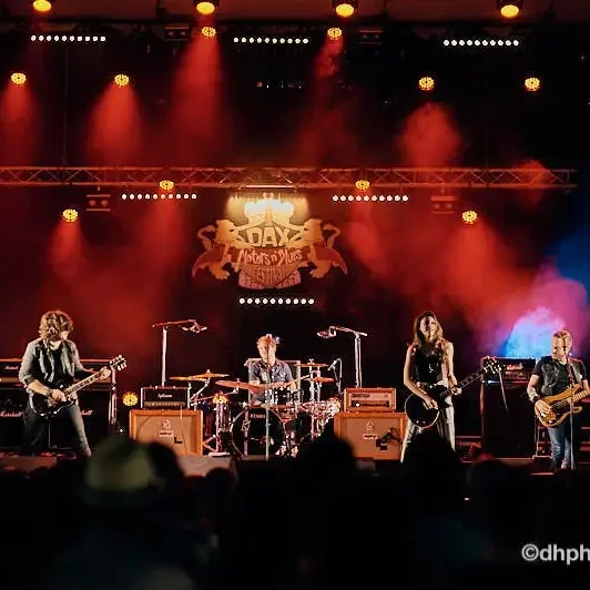 Photo du concert de Laura Cox au Festival Motors n' Blues 2017.