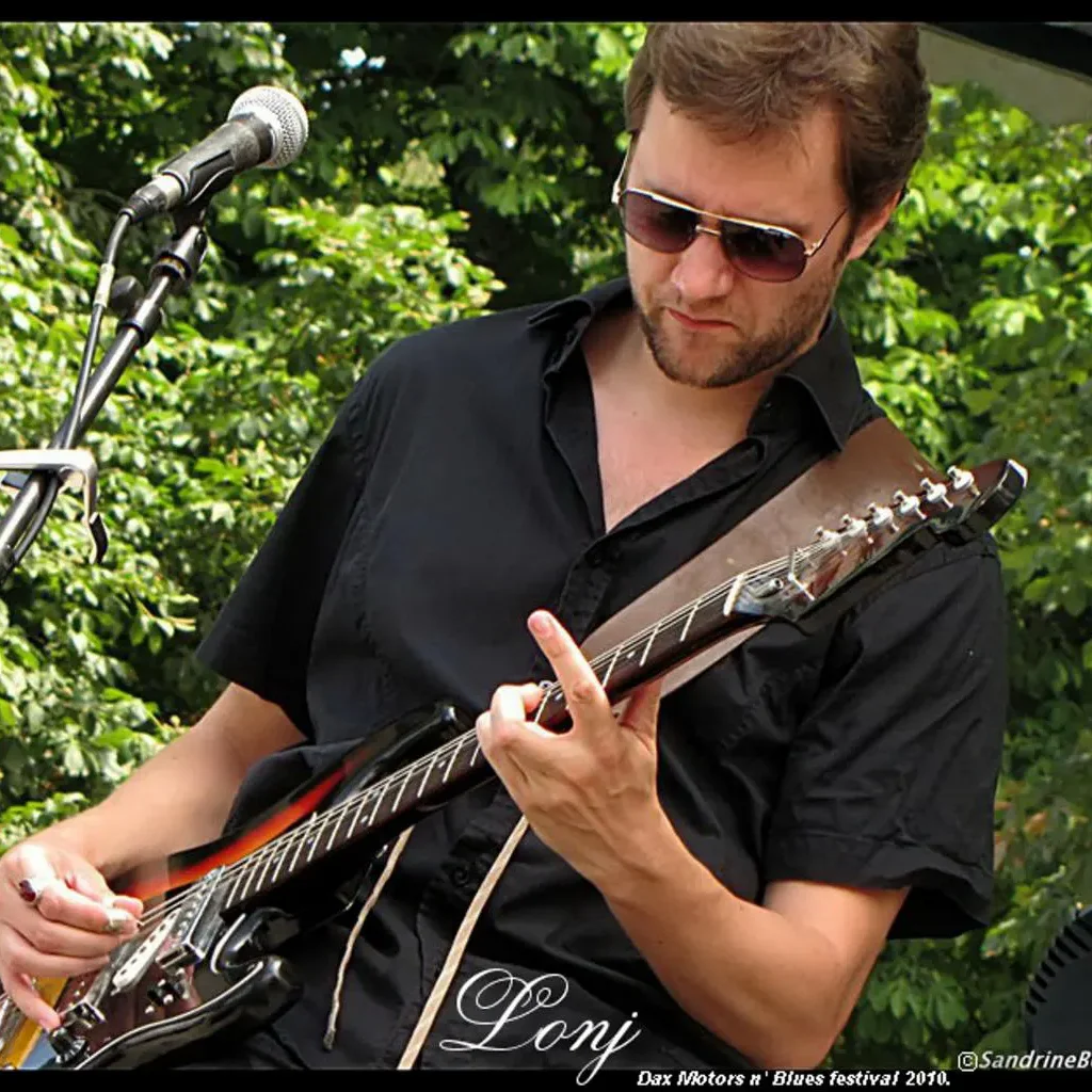 Lonj en concert au Motors n' Blues de Dax le 11 juillet 2010.