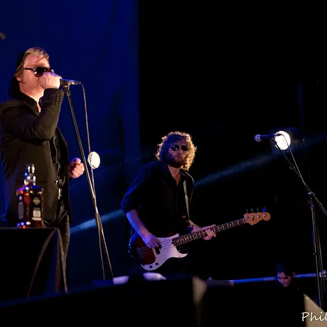 Jesus Volt est un groupe de rock français fondé en 1998 et originaire de Paris.