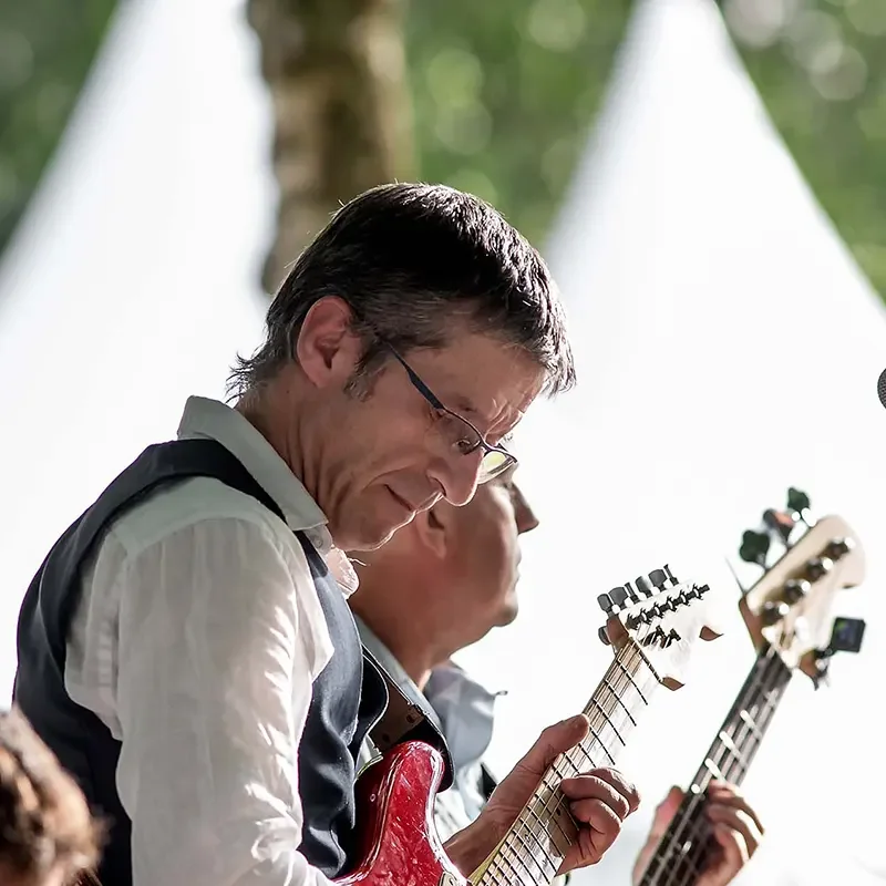 Concert de Keep on Groovin' au Motors n' Blues en 2022.