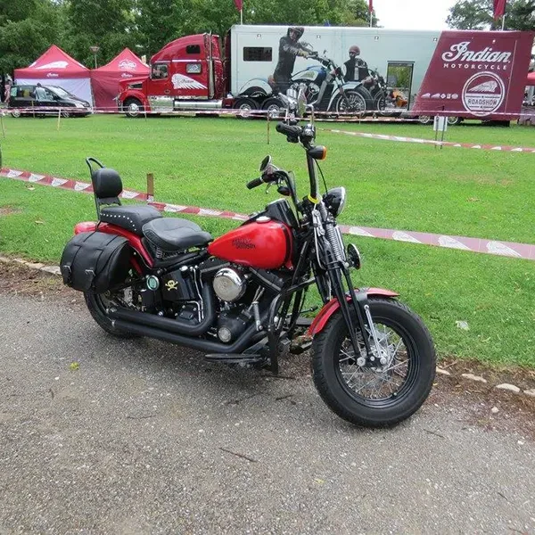 Photos du Festival Motors n' Blues 2017 par American Crazy Cars.